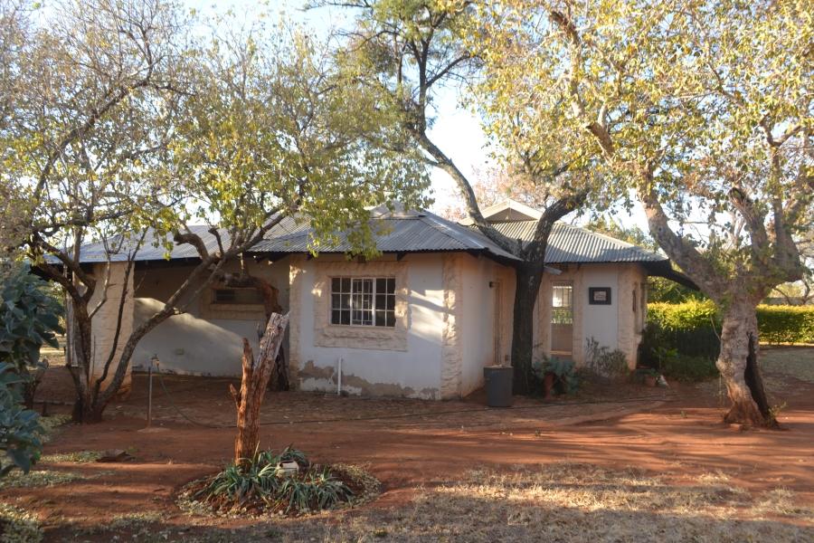 4 Bedroom Property for Sale in Schietfontein North West